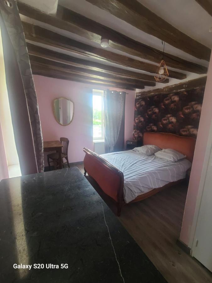 Les Chambrees Du Bac Hotel Charly-sur-Marne Bagian luar foto