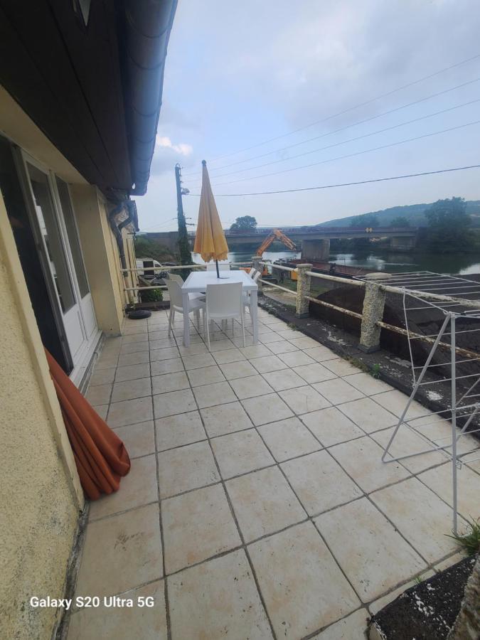 Les Chambrees Du Bac Hotel Charly-sur-Marne Bagian luar foto